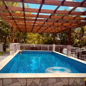 Апартаменты Belle Montagne Holiday